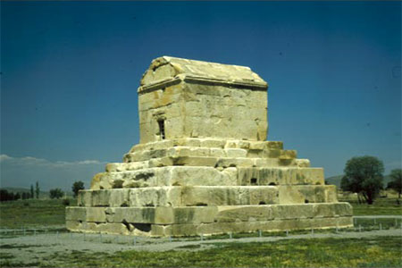 Le tombeau de Cyrus dans son état actuel.